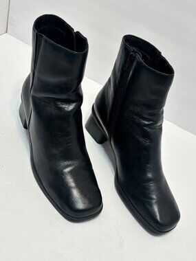 Madeline FAVOR Black Leather Square-Toe Ankle Boots Side Zipper Closures Size 10